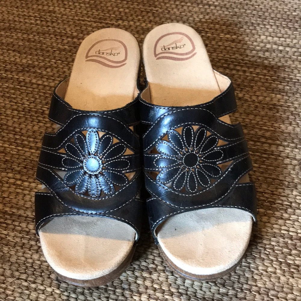 Dansko Sandals Black Leather Size 38 (Women’s 8)